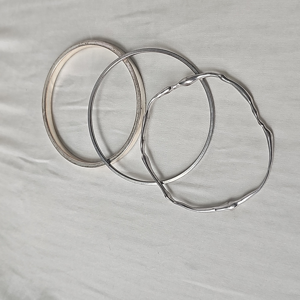 VINTAGE Silver tone bangle bracelet